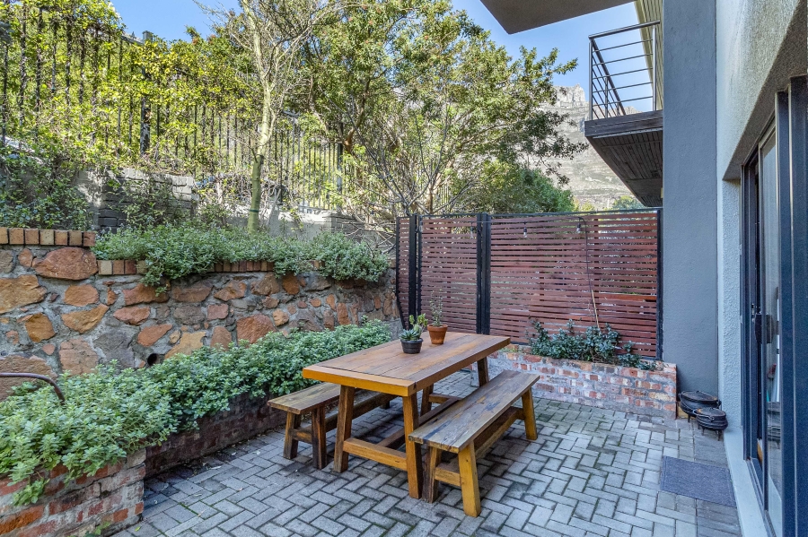 To Let 2 Bedroom Property for Rent in Vredehoek Western Cape